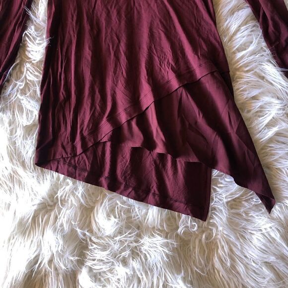 WHITE HOUSE BLACK MARKET TOP - Picture 4 of 4